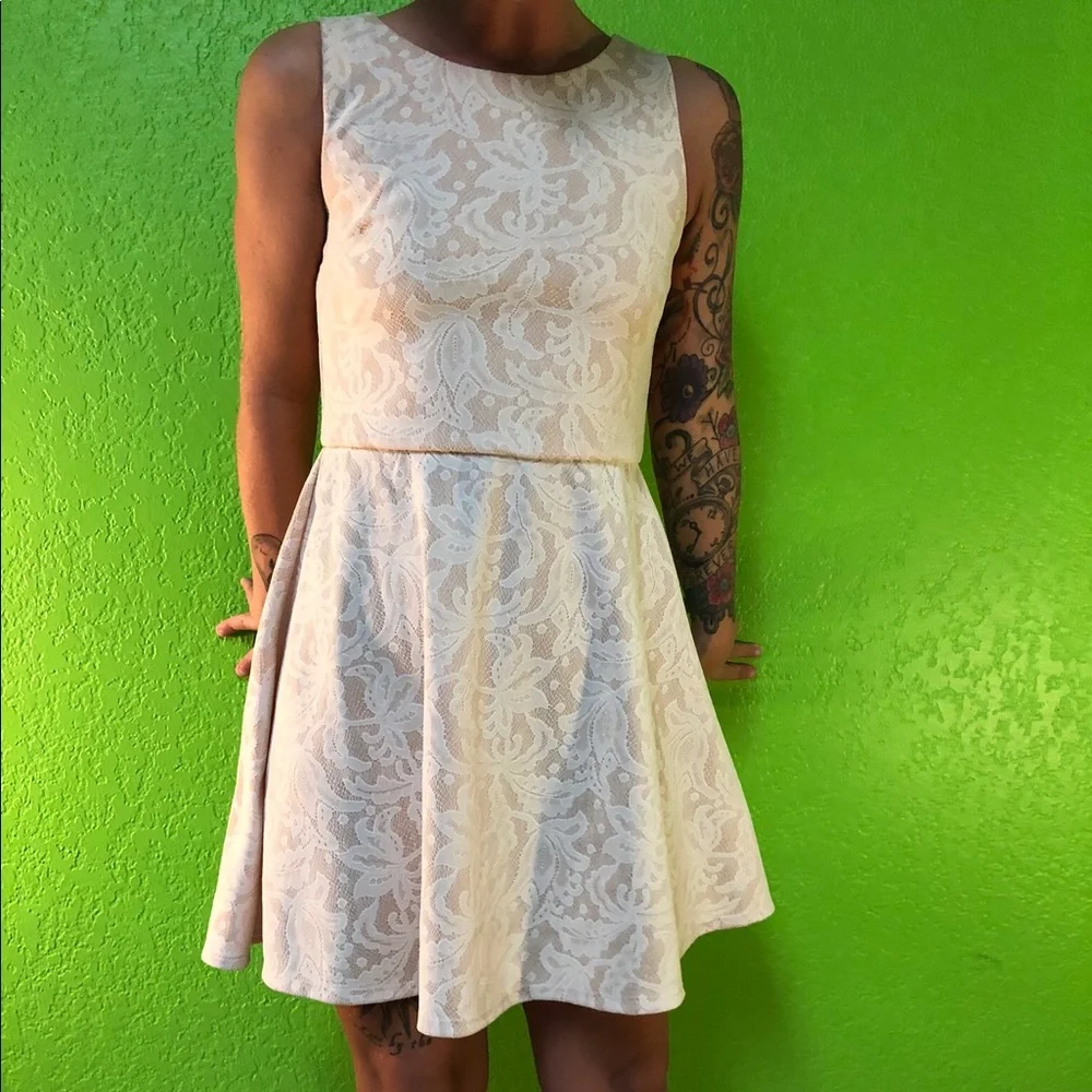 XS Off White Lace Flower Midi Dress - Picture 7 of 7